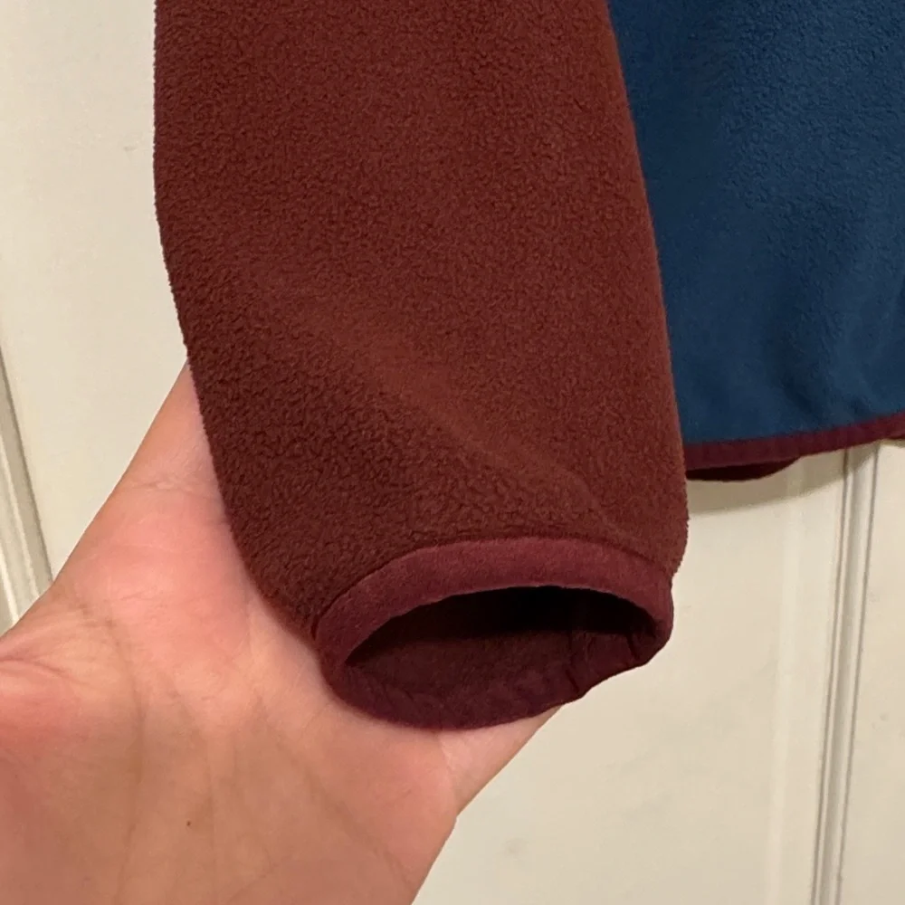 Patagonia Kids’ Micro d Snap-t Fleece Jacket - burgundy & navy - Picture 6 of 11